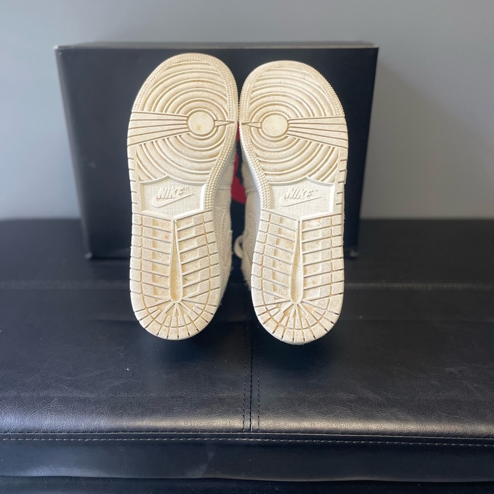 SOLD! Nike Air Jordan 1 Low SE Craft-  Size 7Y - Picture 8 of 9